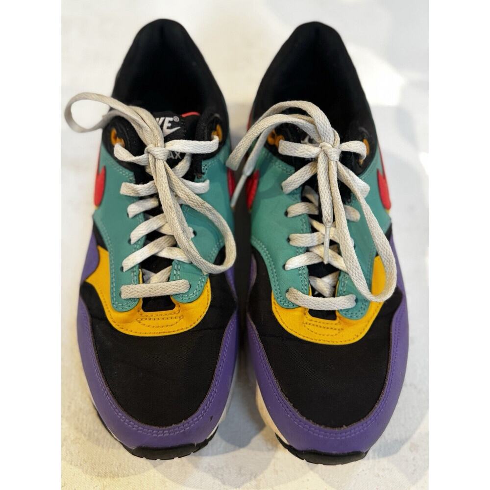 Size 6 - Nike Air Max 1 SE Windbreaker